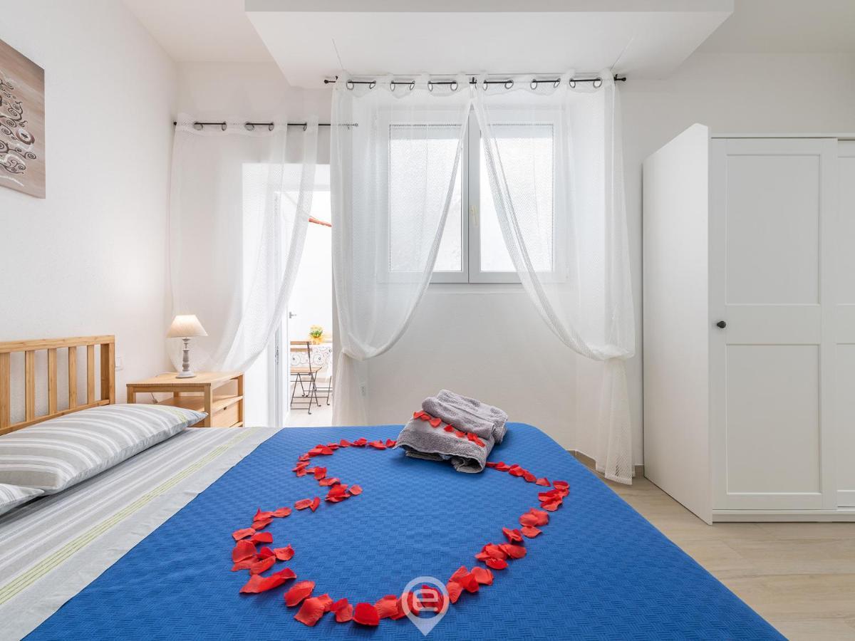 Sabamiglia Apartments Кальярі Екстер'єр фото