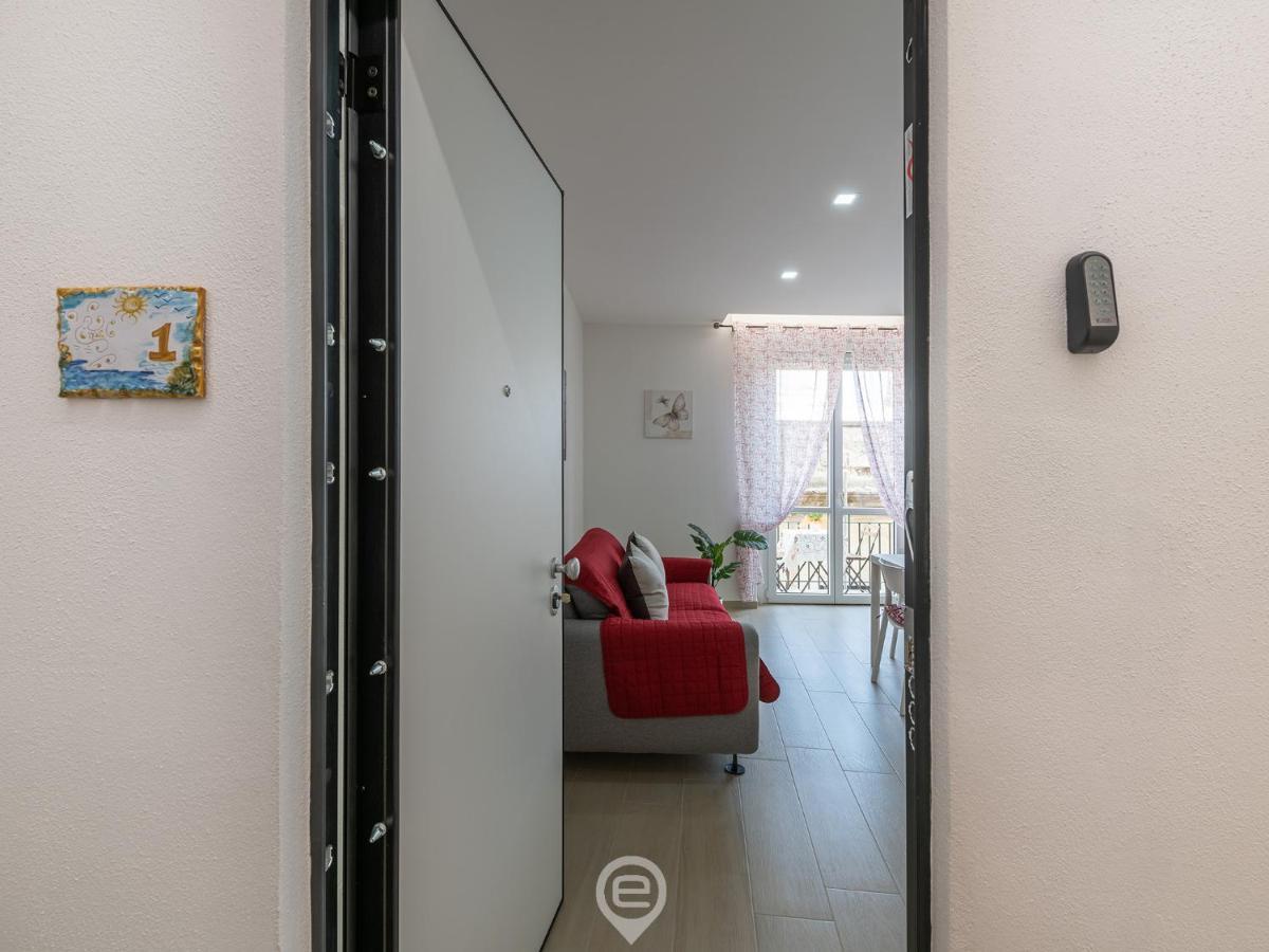 Sabamiglia Apartments Кальярі Екстер'єр фото
